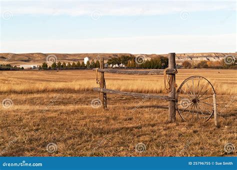 Fence Ropes Wagon Wheel Stock Image Image Of Autumn 25796755