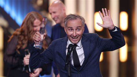 Deutscher Fernsehpreis Jan Böhmermann gewinnt mit Lass dich