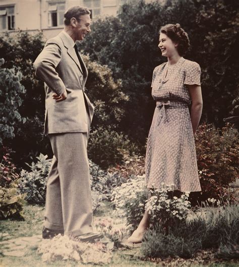 Queen Elizabeth Shares Photo With King George Vi For Fathers Day