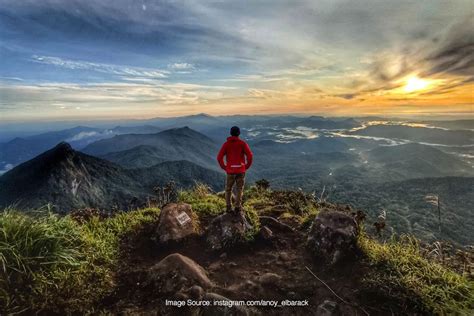 Deretan Gunung Tertinggi Di Kalimantan Incaran Para Pendaki Superlive