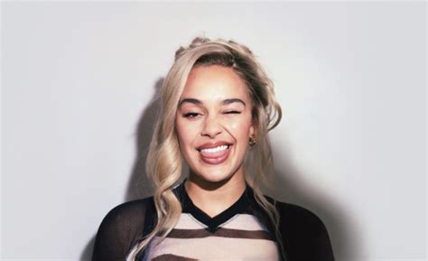 Jorja Smith Falling Or Flying Tour At The Auditorium Theatre On Feb