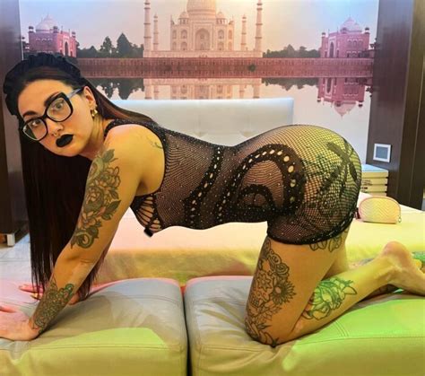 Yamilamailen Princessemily Nude Onlyfans Photo The