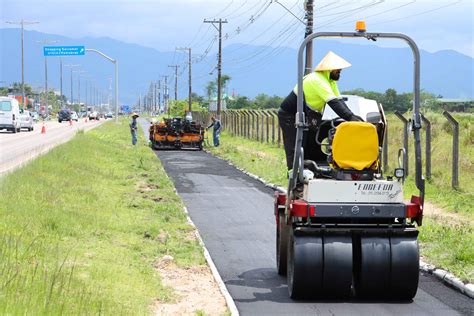 Novo pavimento é implantado nas obras de revitalização da ciclovia de