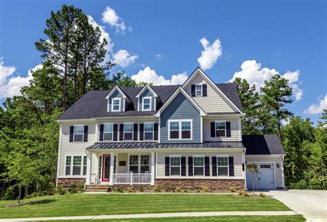 Beautiful newly built house, American colonial style | US Siding & Roofing