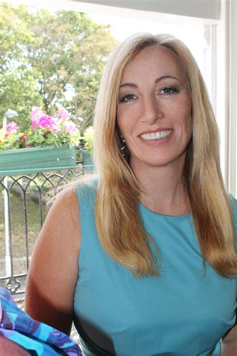 Au Sara Alexi Books Biography Latest Update
