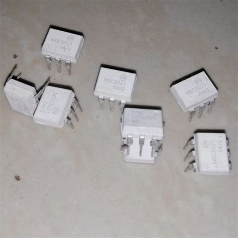 Jual Moc3021 Moc 3021 Ic Optocoupler Triac Dip 6 Random Phase Triacs