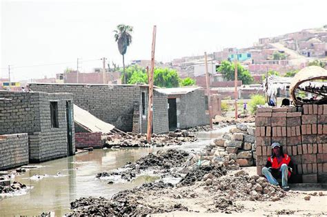 Viviendas Se Derrumban Y Cientos De Familias Quedan En La Calle PERU