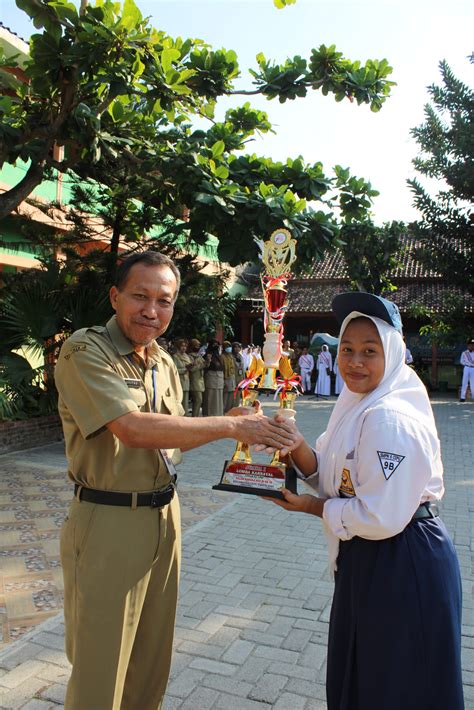 Juara Karnaval Hut Ri Ke