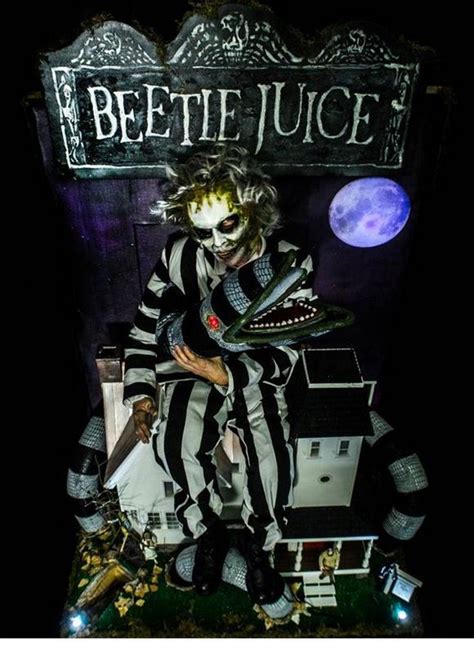 26 DIY Beetlejuice Costume Ideas - DIYsCraftsy