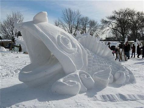 Fun Crawler Pretty Incredible Snow Sculptures