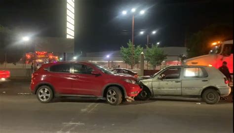 EL ORBE AL MOMENTO Un accidente automovilístico que dejó tres personas