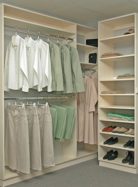 Walk In Closet Systems Classique Armoire Et Dressing New York