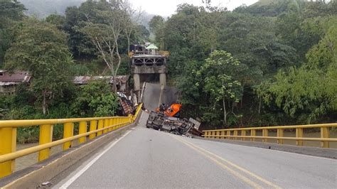 Un día después del colapso así se ve el puente sobre el río La Vieja