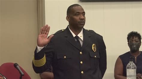 Muskegon Heights New Police Chief Sworn In Wzzm13