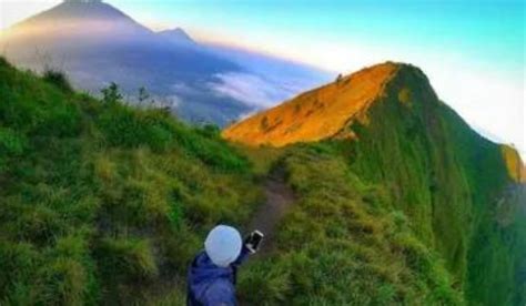 Liburan Di Gunung Andong Keindahan Alam Dan Keunikan Di Magelang Jawa