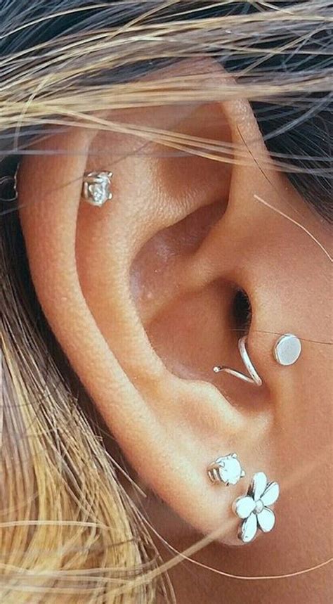 53 Ear Piercings Ideas That Are Trending Right Now 2020 Piercing Schmuck Ohr Piercings