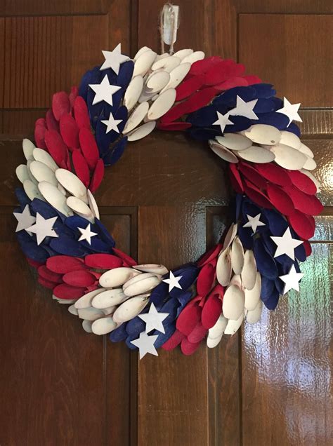 Wooden Patriotic Wreath With Wood Shavings In 2021 Patriotic Wreath