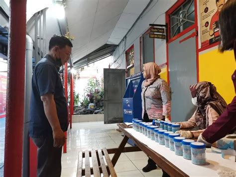 Tim Divpas Kanwil Kemenkumham Jatim Menggelar Tes Urine Dadakan Di