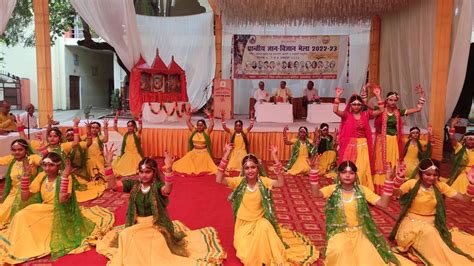 राजस्थानी लोकनृत्य विद्या मंदिर कादीपुर की बहनों की मनमोहक प्रस्तुति