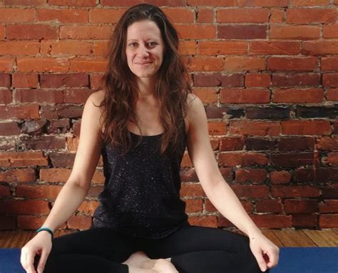 Leah Morano Dynamic Mindfulness Yoga Teacher In Berlin