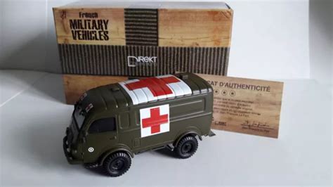 Direkt Collection V Hicule Militaire Renault R Version Sanitaire