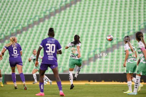 María Yokoyama Defensa SAN 13 Santos vs Monterrey TAR mx