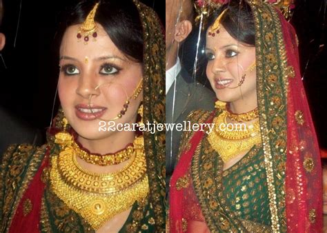 Sakshi Rawatindian Cricketer Dhoni Wife Gold Wedding Jewellery