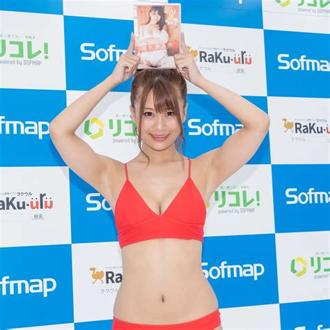 画像・写真 グラドル阿久津真央、お気に入りポイントは「軟乳をしっかりホールド」 32 40 Webザテレビジョン