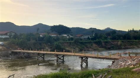 Ponte provisória da Colônia Nova Itália em São João Batista é