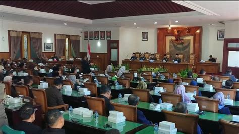 Dprd Usulkan Pemberhentian Bupati Dan Wakil Bupati Tulungagung Ini