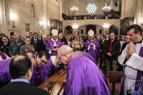 Un Millar De Personas Dan Su Ltimo Adi S A Quien Fue Obispo De Ciudad