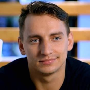 Vitaly Zdorovetskiy Bio Age Parents Net Worth Relationship Height