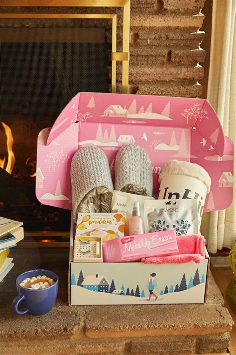 Ready For Fall Candles And Cozy Blankets The New Fabfitfun Box Will