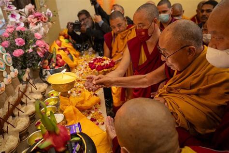 14ème Dalai Lama Pèlerinage Au Temple Mahabodhi à Bodh Gaya Bihar