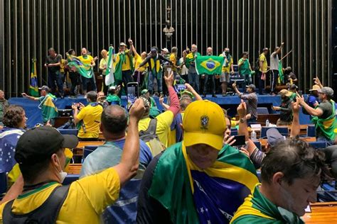 PGR pede que 12 dos 916 presos por atos golpistas sejam soltos Metrópoles