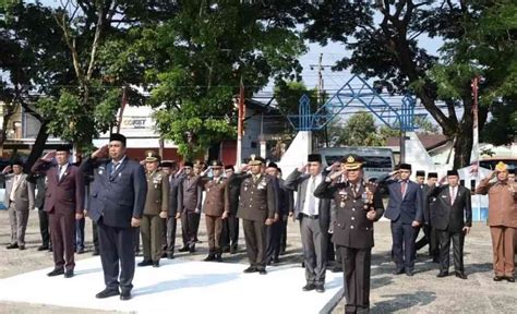 Bupati Maros Chaidir Syam Memimpin Upacara Peringatan Hari Pahlawan