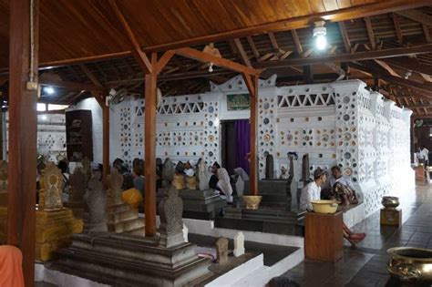 Ziarah Makam Sunan Gunung Jati Di Gunung Jati Di Cirebon Jawa Barat