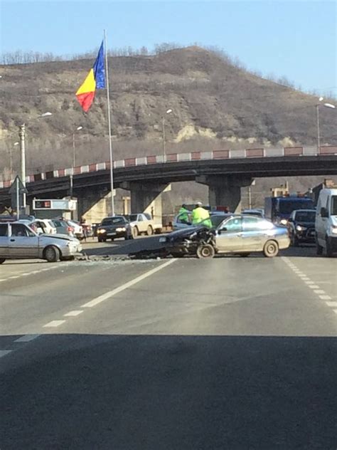 Foto Accident La Cop A Mic Dou Autoturisme S Au Ciocnit Violent