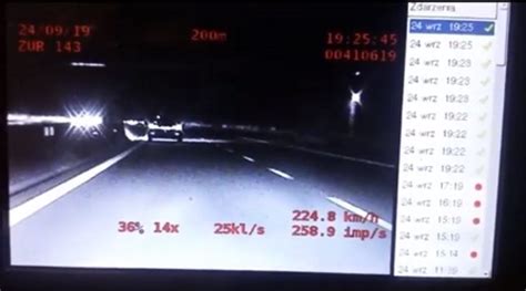 Jeden pędził autostradą ponad 210 km h a drugi ponad 230 km h WIDEO