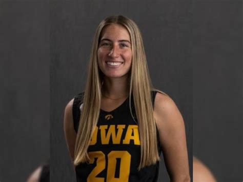 Edwardsville Product Kate Martin To Play In Ncaa Women S Final Four With Iowa