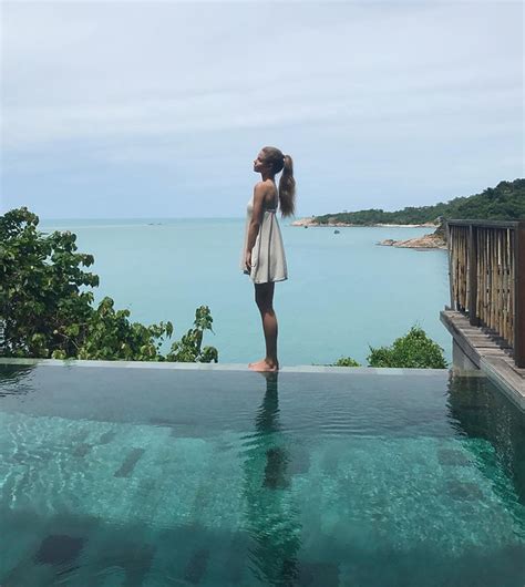 Hot Sexy Iga Lis Bikini Pics