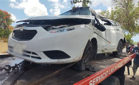 Conductor Esquiva A Moto Y Choca Contra Rbol En Los Mochis