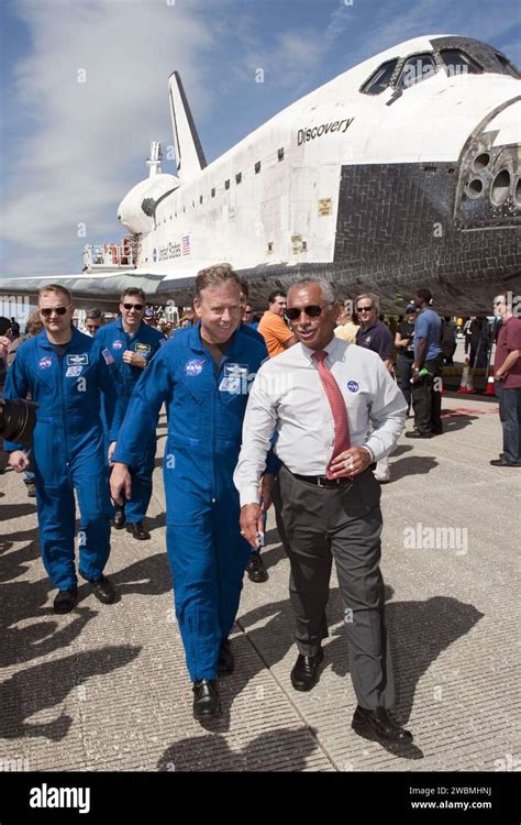 Cape Canaveral Fla Nasa Administrator Charlie Bolden Leads The Sts