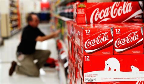 Ventas De Coca Cola Caen Por Fortaleza Del D Lar Y D Bil Demanda En