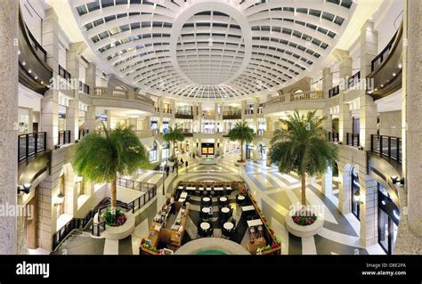 Taipei 101 Mall Stock Photo Alamy