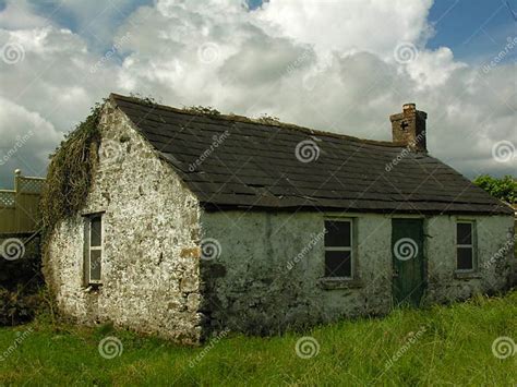 Abandoned Irish Cottage Stock Image Image Of Fences 46938185