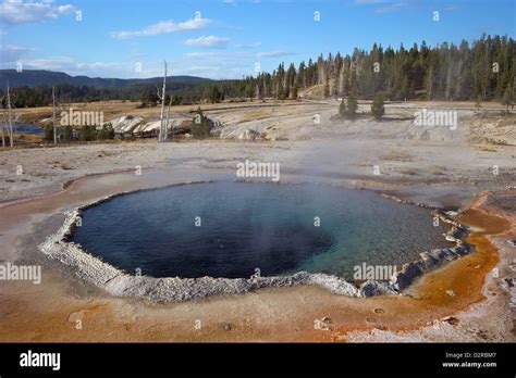 Yellowstone Hot Spring Hi Res Stock Photography And Images Alamy