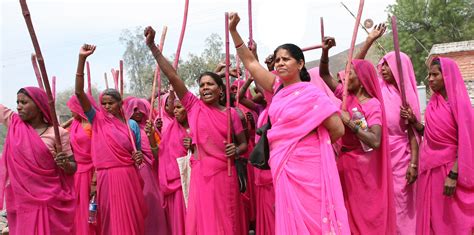 Gulabi Gang La Lutte Des Femmes S Organise En Inde Vl M Dia