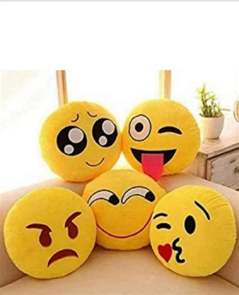 12 Inch Diameter Fiber Filled Smiley Pillow Emojis At Rs 39piece