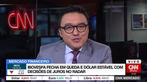 Ibovespa fecha em queda e dólar estável decisões de juros no radar